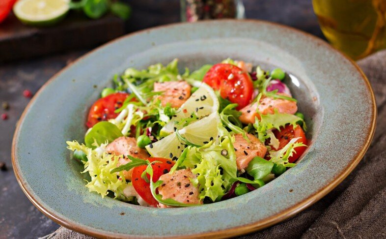 081 Салат  с лососем