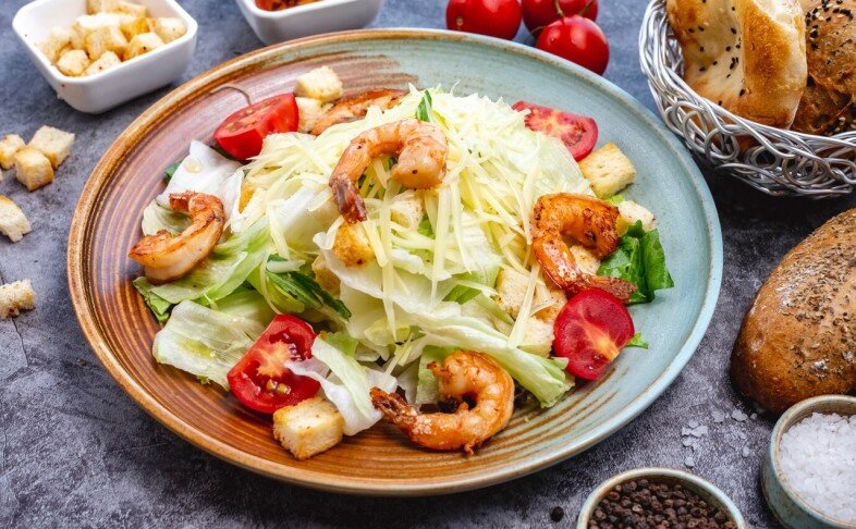 082 Салат "Цезарь" с креветкой