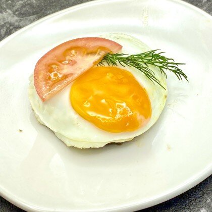 Бифштекс с яйцом