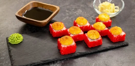 Ролл «Запечённый Спайси Эби»