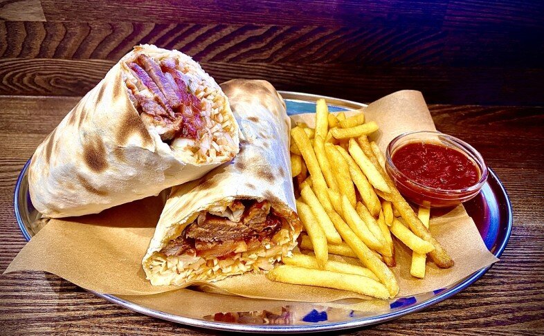 Шаурма XXXL на углях Куриная с картофелем фри и соусом