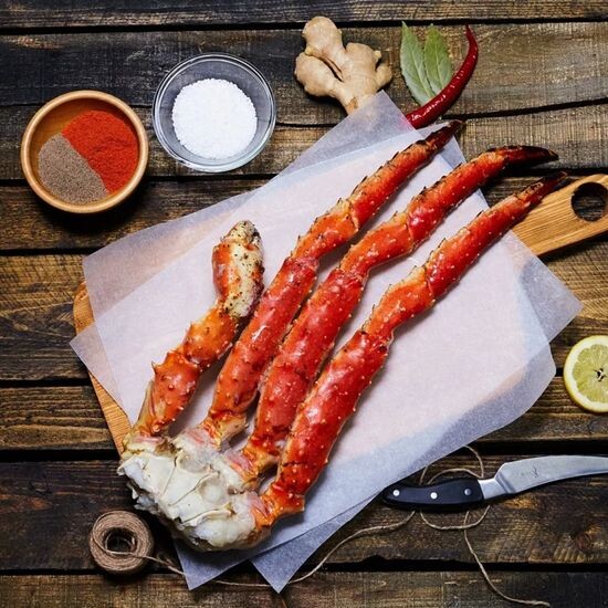 Клешни Камчатского краба  L
За что ценят конечности Краба

- За фантастическую волокнистую структуру
- Очень нежное Мяско
- Неповторимый вкус