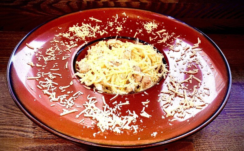 Спагетти с горбушей в сливочном соусе