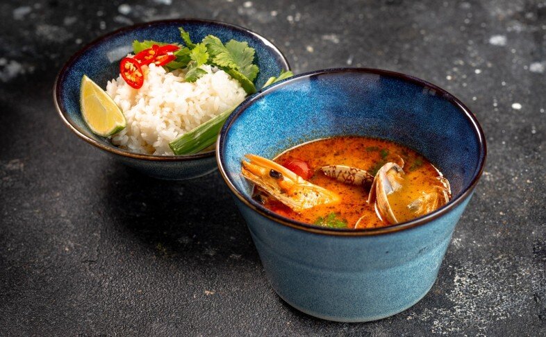 Том ям с морепродуктами