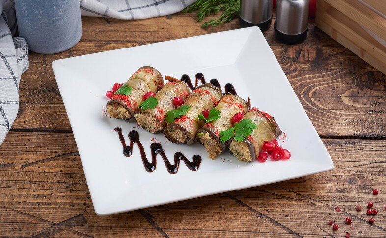 Рулетики из баклажан с грецким орехом