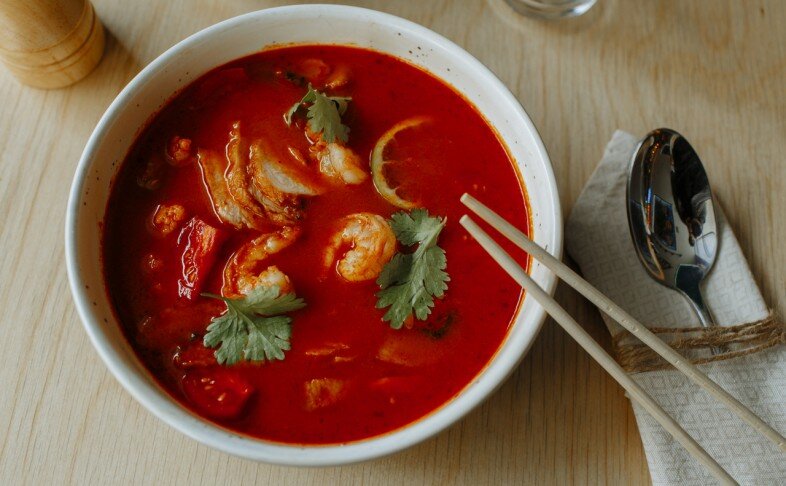 Том Ям с курицей и креветками