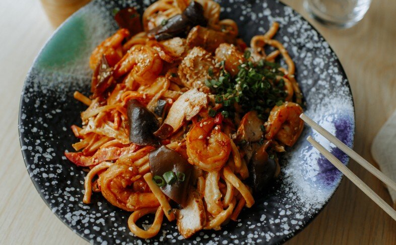 Вок-лапша/рис с курицей и креветками