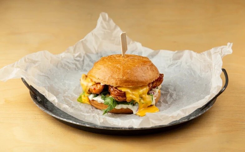 Чиз Бургер с куриным стрипсом