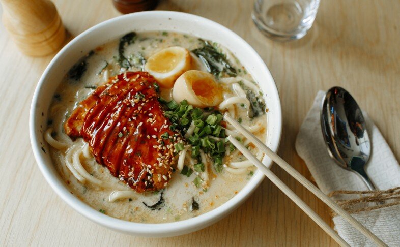 Рамен сырный с курицей