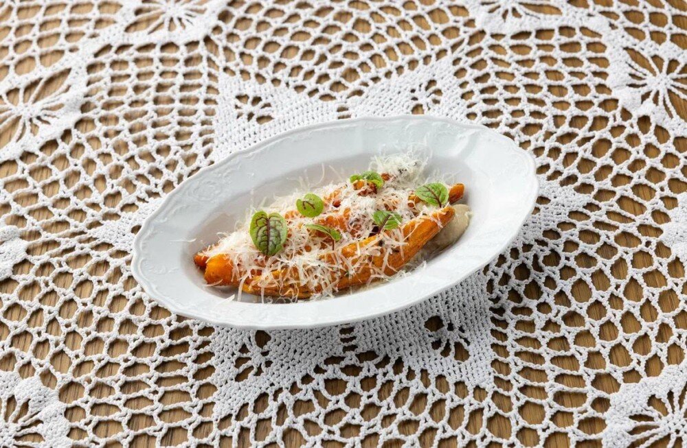 Запеченый батат с луковым соусом