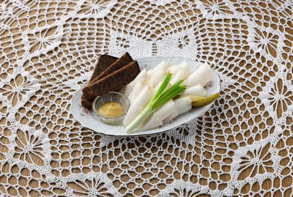 Сало домашнее, с гренками и горчицей