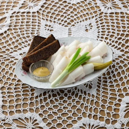 Сало домашнее, с гренками и горчицей