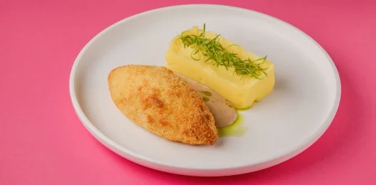 Котлета по-киевски с картофельным пюре
