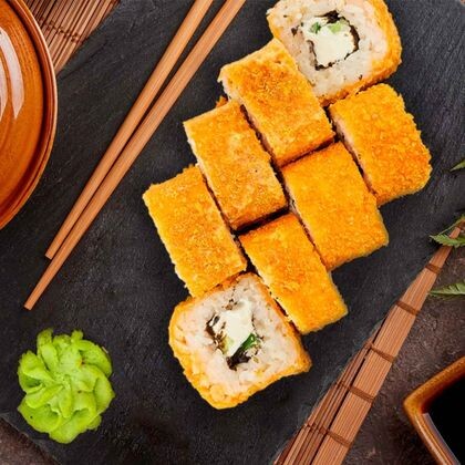 Ролл «Филадельфия в кляре» (горячий)