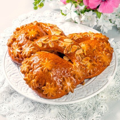 Московский сдобный калач с творогом и клюквой (3 шт)