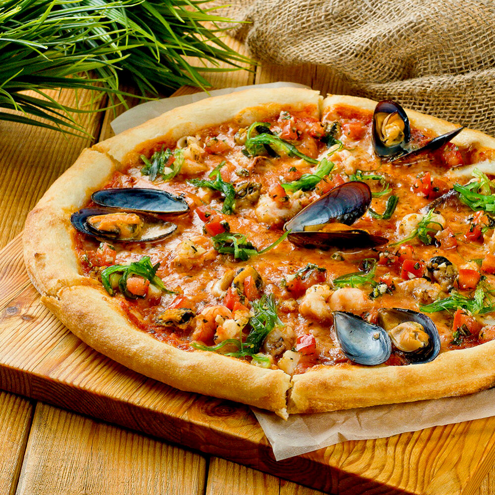Пицца "Морская" на томатном соусе 33 см