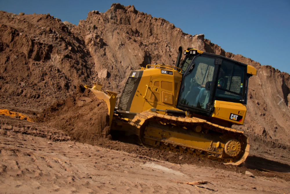 Бульдозер CAT D5