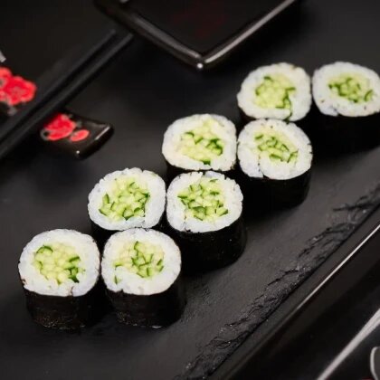 Ролл  с огурцом классика