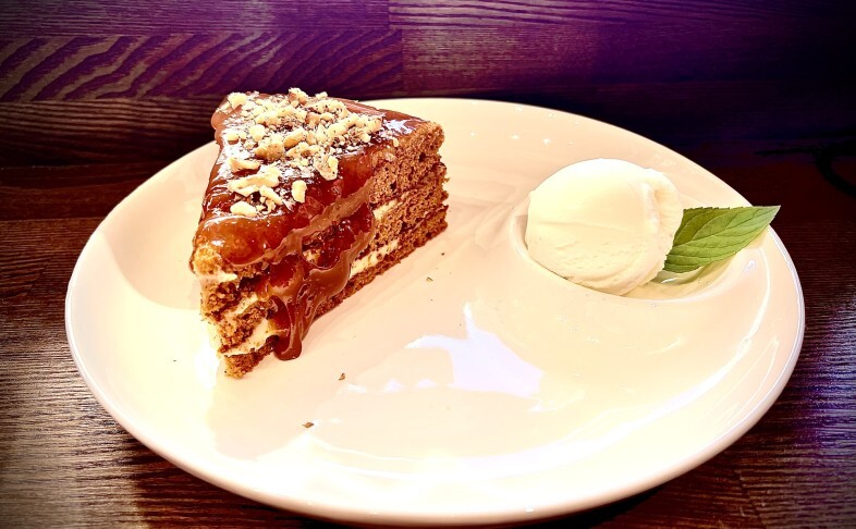 Карамельный торт(НА ДОСТАВКУ БЕЗ МОРОЖЕННОГО!))