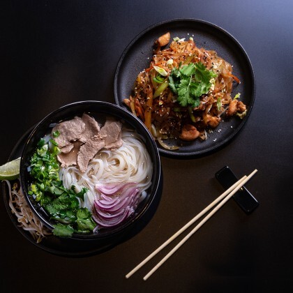 ФО БО ﴾1/2 порции﴿ + ЛАПША РИСОВАЯ С КУРИЦЕЙ