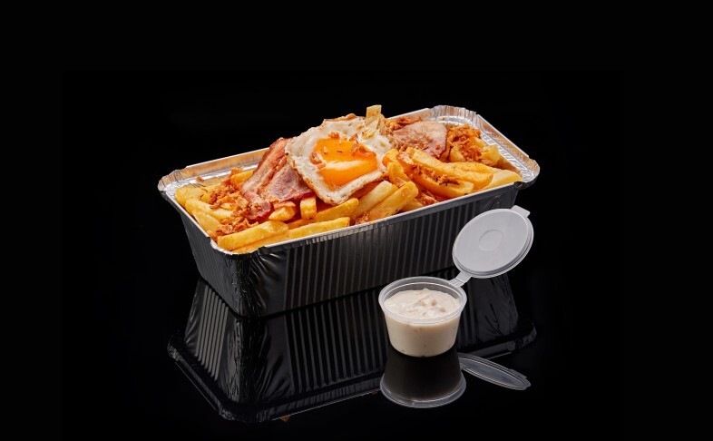 Фри с яйцом,беконом и авторским грибным соусом