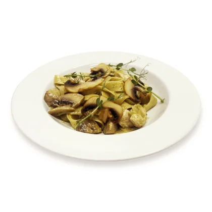 Паста Феттучини с курицей и грибами в соусе песто