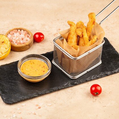 Куриные стрипсы со спайси соусом