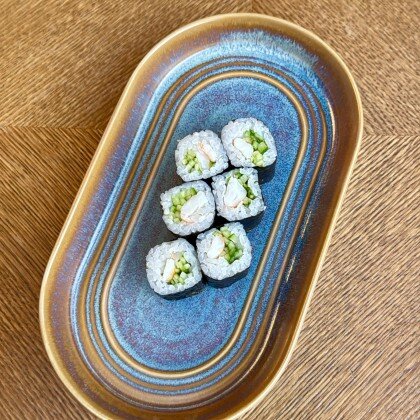 Маки с креветкой и огурцом