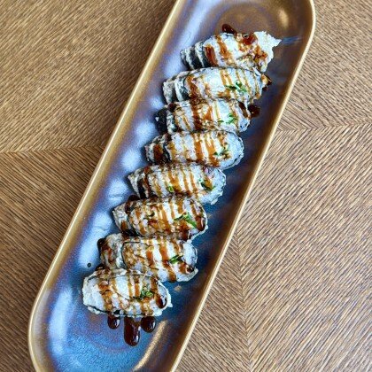 Горячий ролл с угрем