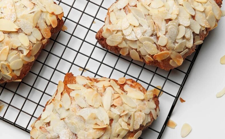 Круассан миндальный