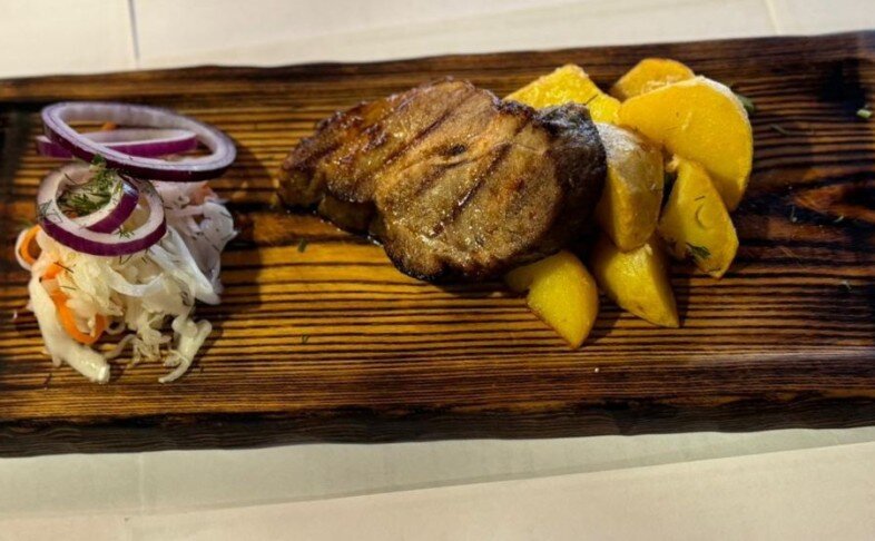 Шея запечённая с картофелем