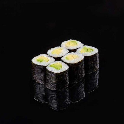 Классический ролл с огурцом