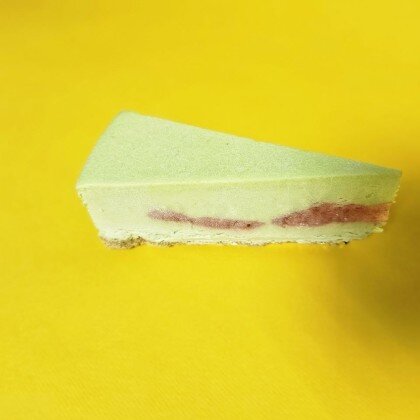 Малина-Фисташка пироженое