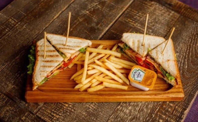 Клаб-сэндвич с ветчиной