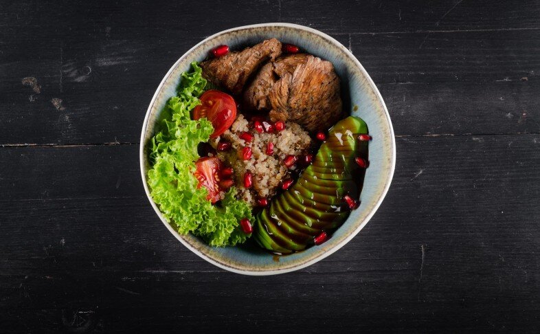 Индейка с авокадо и киноа
