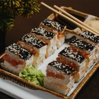 Суши-кейк с семгой