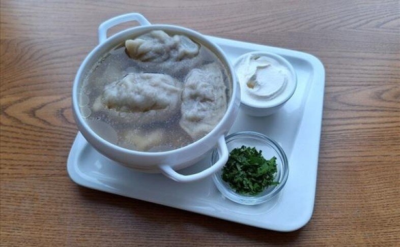 Пельмени с бульоном