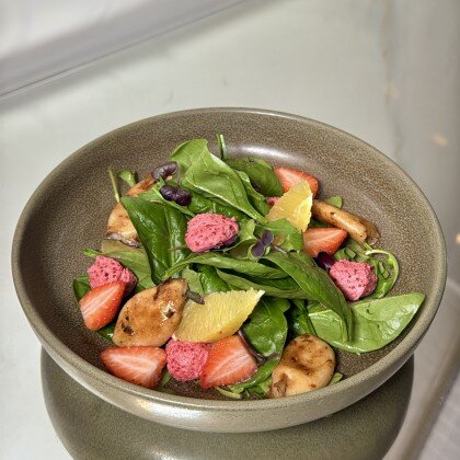 Салат с кальмаром в тайском стиле