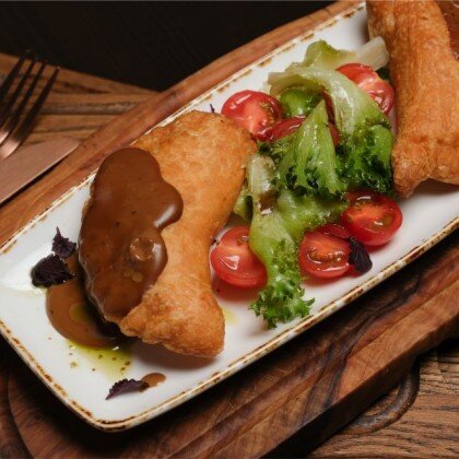 Эмпанадас со сливочным деми глас