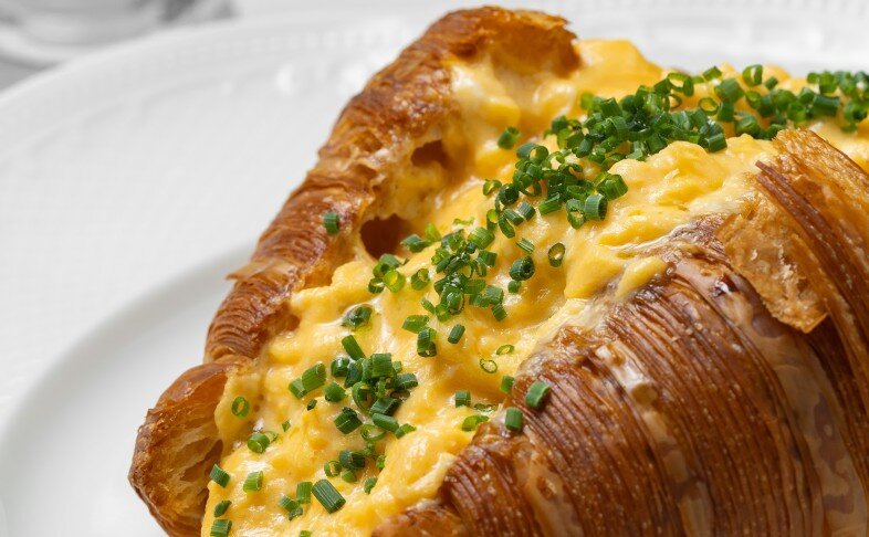 Скрембл на круассане