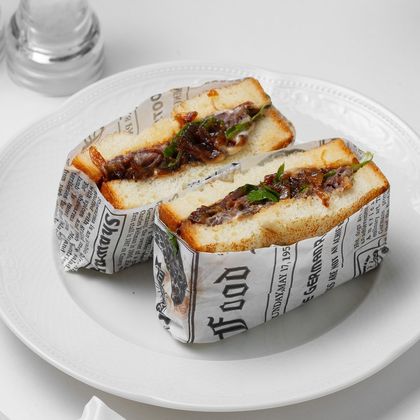 Сэндвич с томленой говядиной