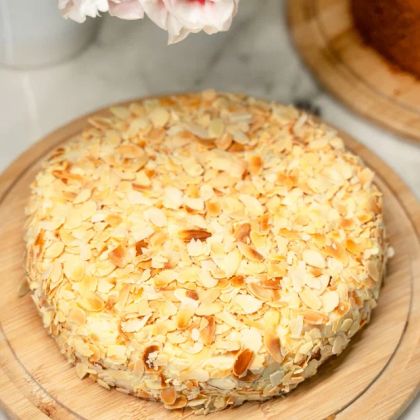 Торт "Шведский миндальный с миндальными лепестками"