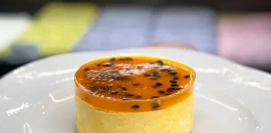 Пирожное чизкейк Манго-маракуйя