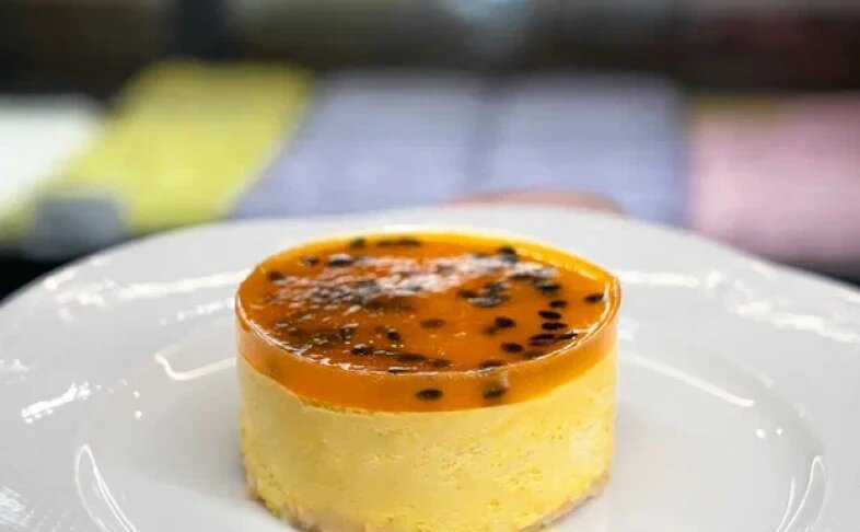 Пирожное чизкейк Манго-маракуйя