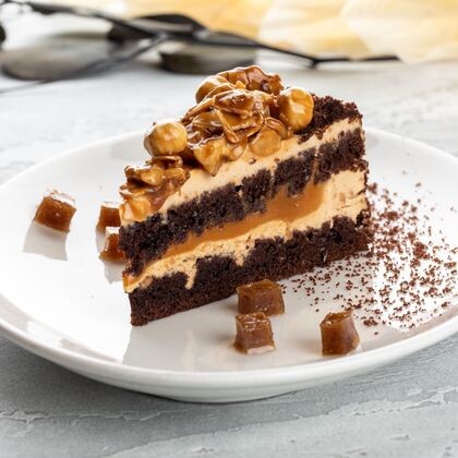 Биркрусте с сырным кремом и орехами