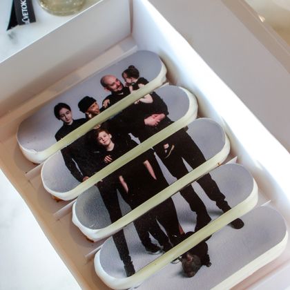 Набор эклеров Фото