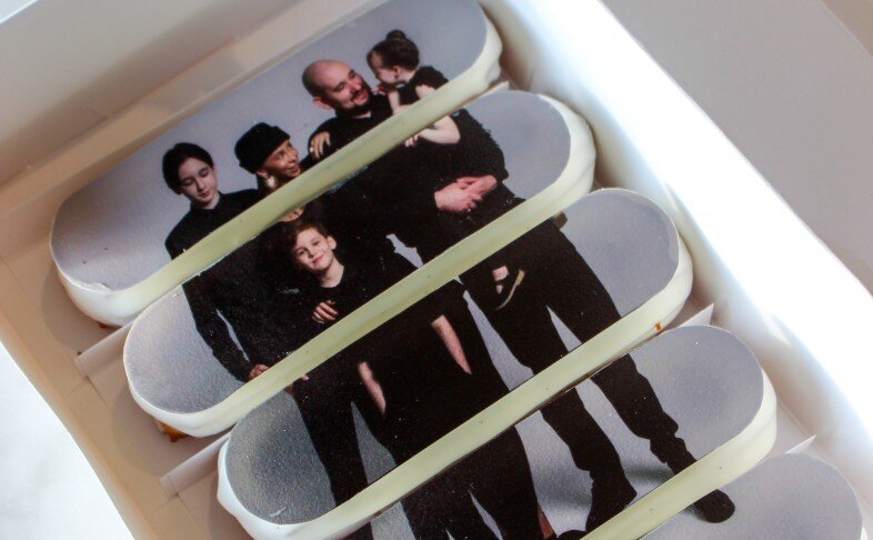 Набор эклеров Фото