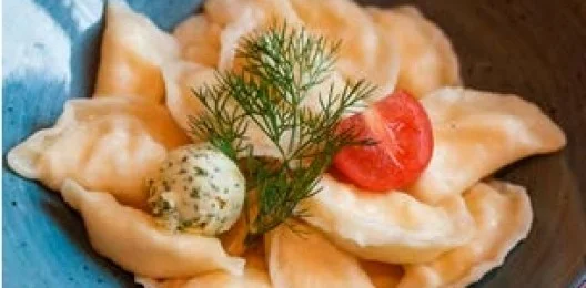Вареники с адыгейским сыром и сметаной