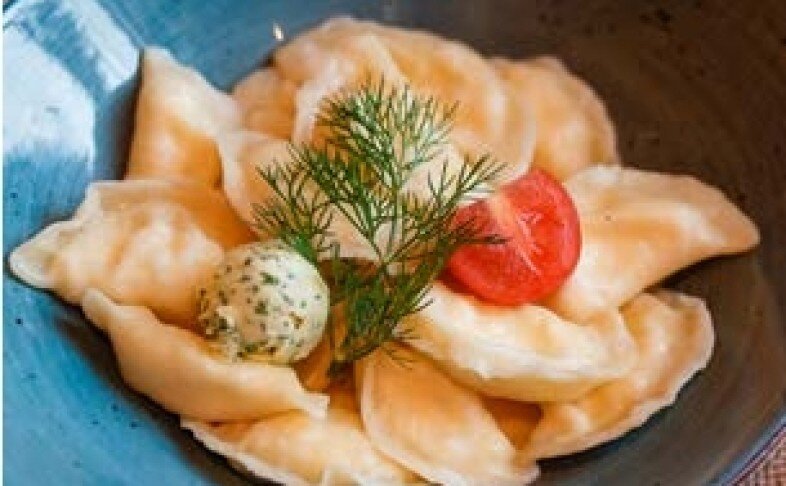 Вареники с адыгейским сыром и сметаной