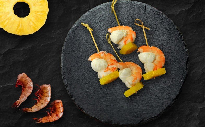 Канапе креветка с ананасом